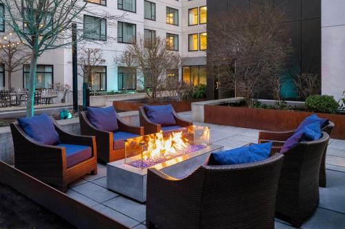 even hotel seattle downtown lake union by ihg