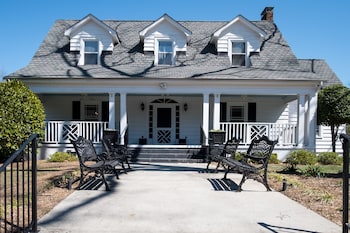 swamp rabbit inn travelers rest