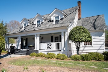 swamp rabbit inn travelers rest