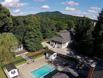swamp rabbit inn travelers rest
