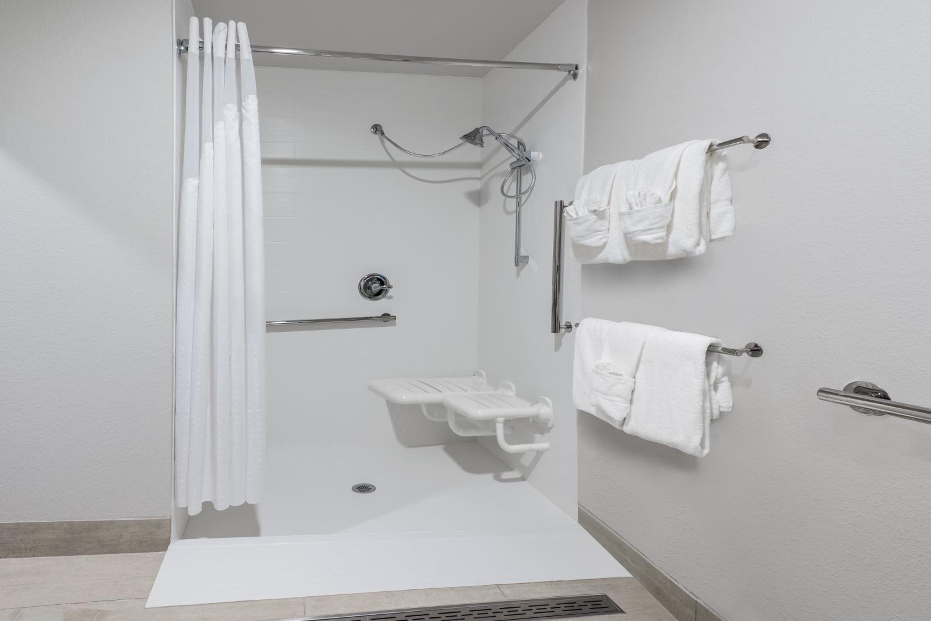 holiday inn express and suites bryan