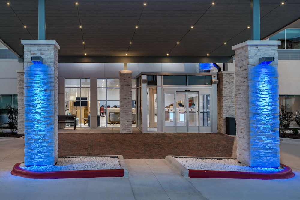 holiday inn express and suites bryan