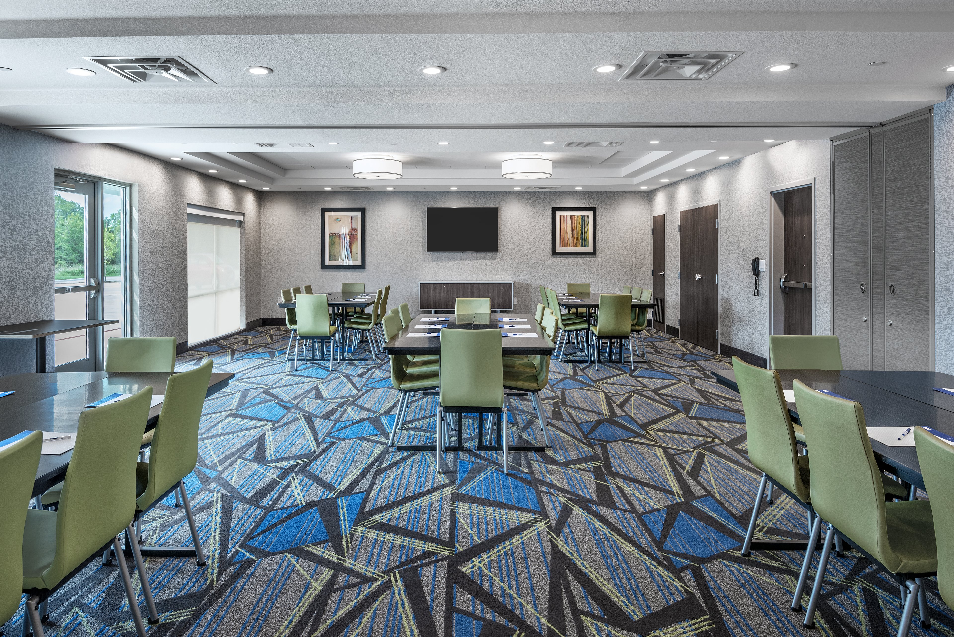 holiday inn express and suites bryan