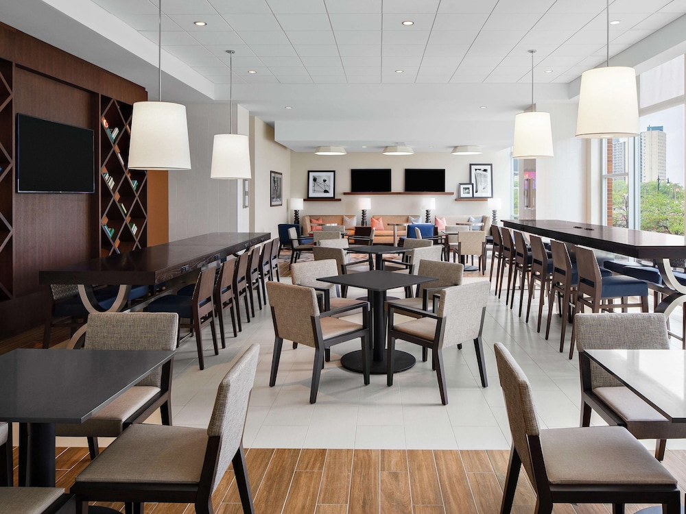 hampton inn chicago mccormick place