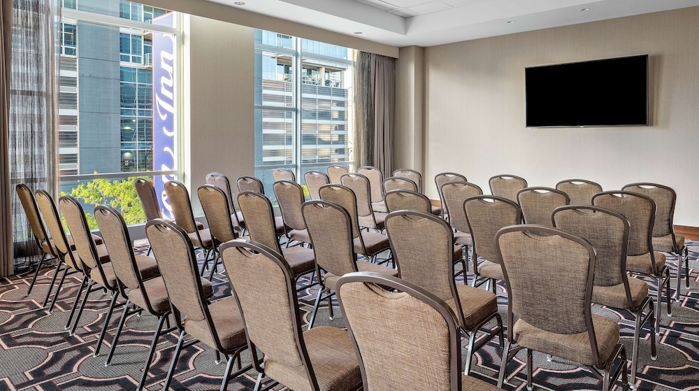 hampton inn chicago mccormick place