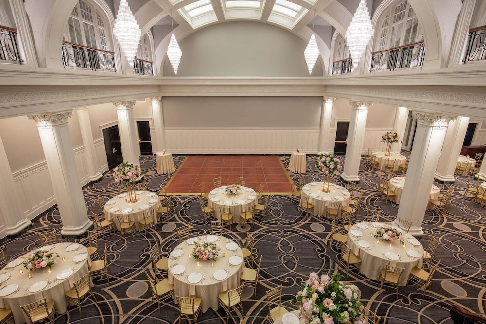 the virginian lynchburg curio collection by hilton