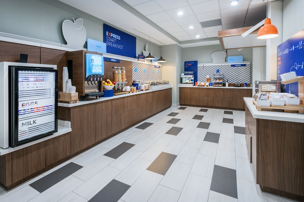 holiday inn express and suites missouri city west