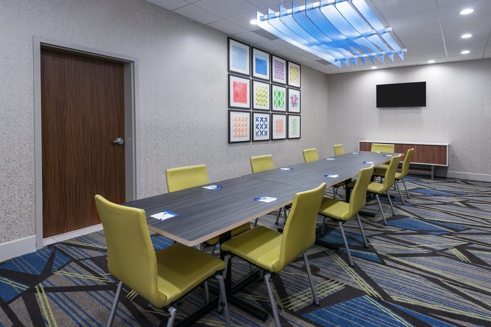 holiday inn express and suites missouri city west