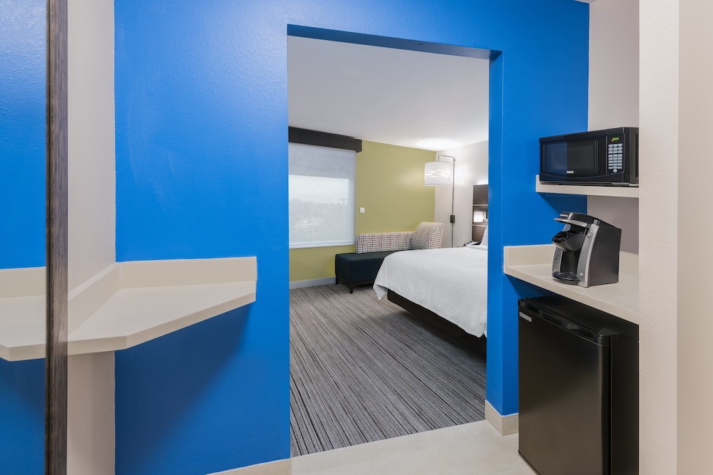 holiday inn express and suites missouri city west
