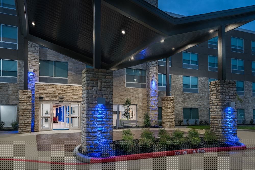 holiday inn express and suites missouri city west