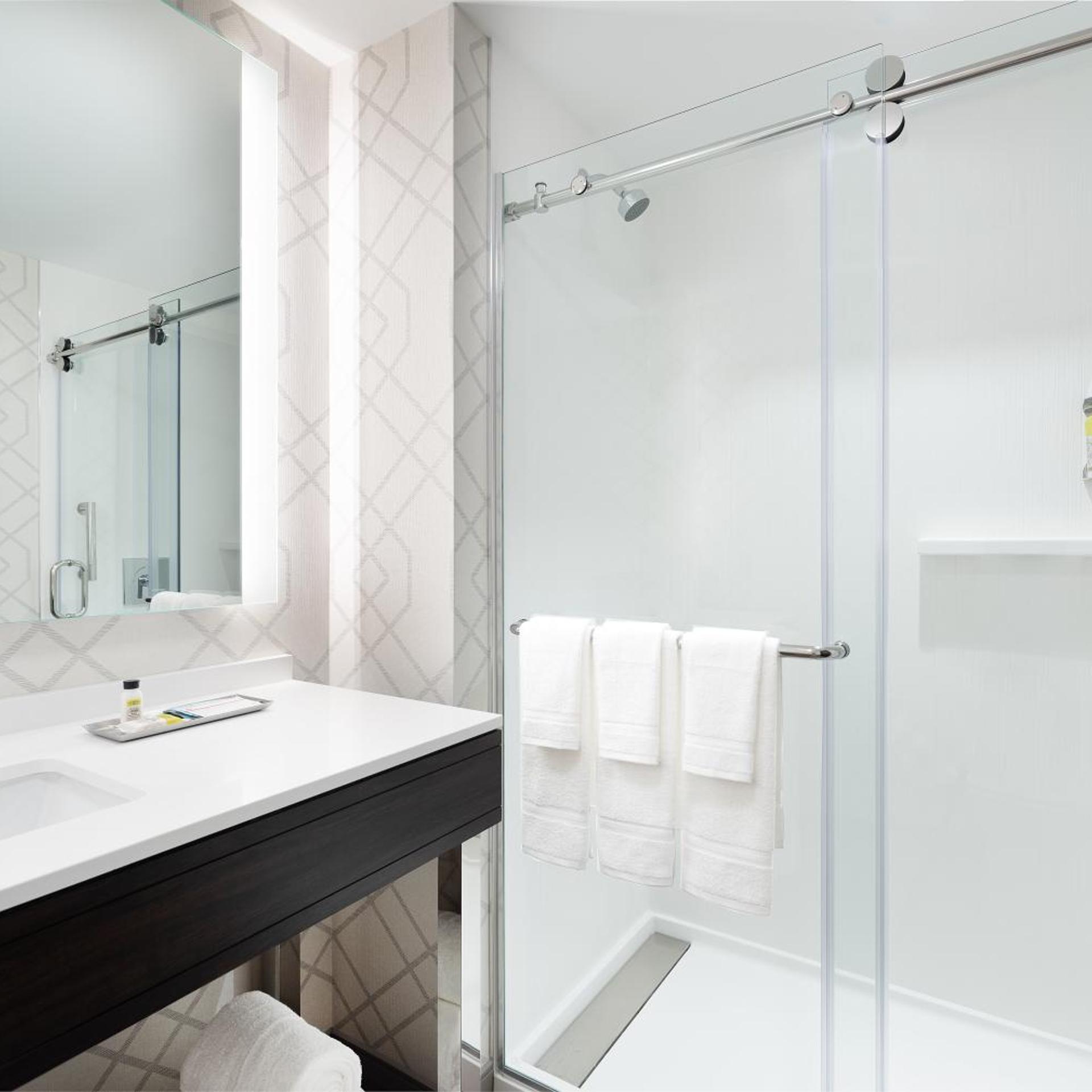 holiday inn boston logan airport chelsea by ihg