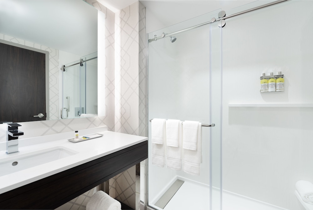 holiday inn boston logan airport chelsea by ihg
