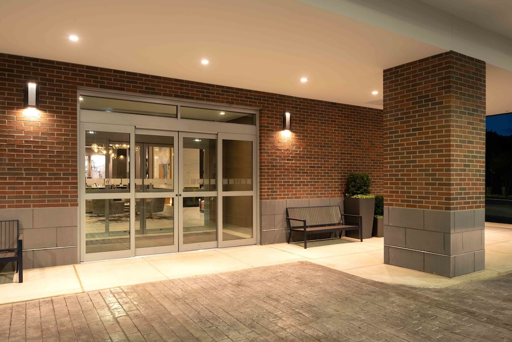 holiday inn boston logan airport chelsea by ihg