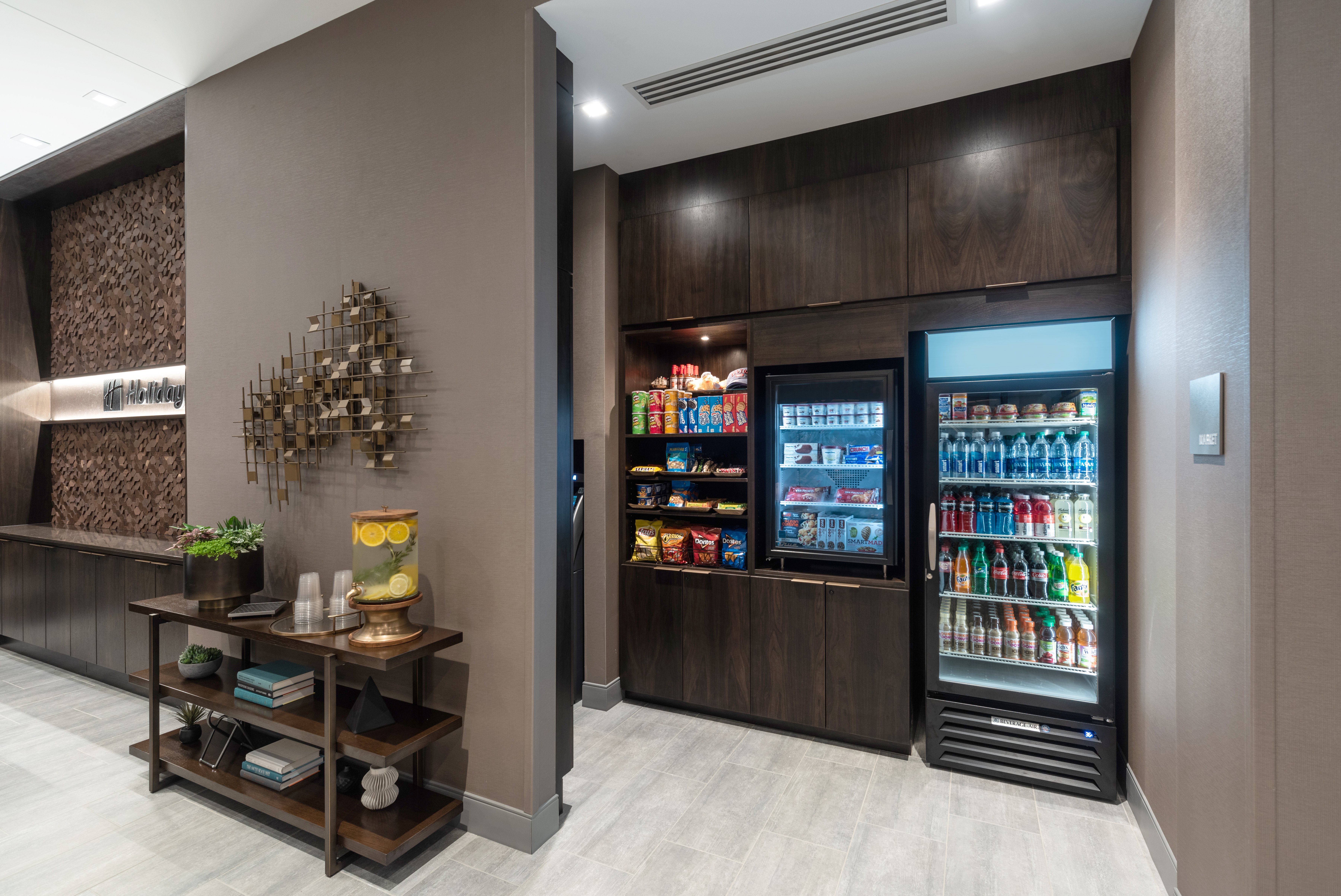 holiday inn boston logan airport chelsea by ihg