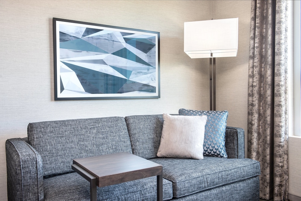 holiday inn boston logan airport chelsea by ihg