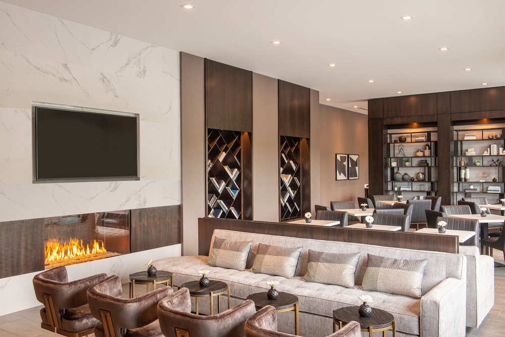 holiday inn boston logan airport chelsea by ihg