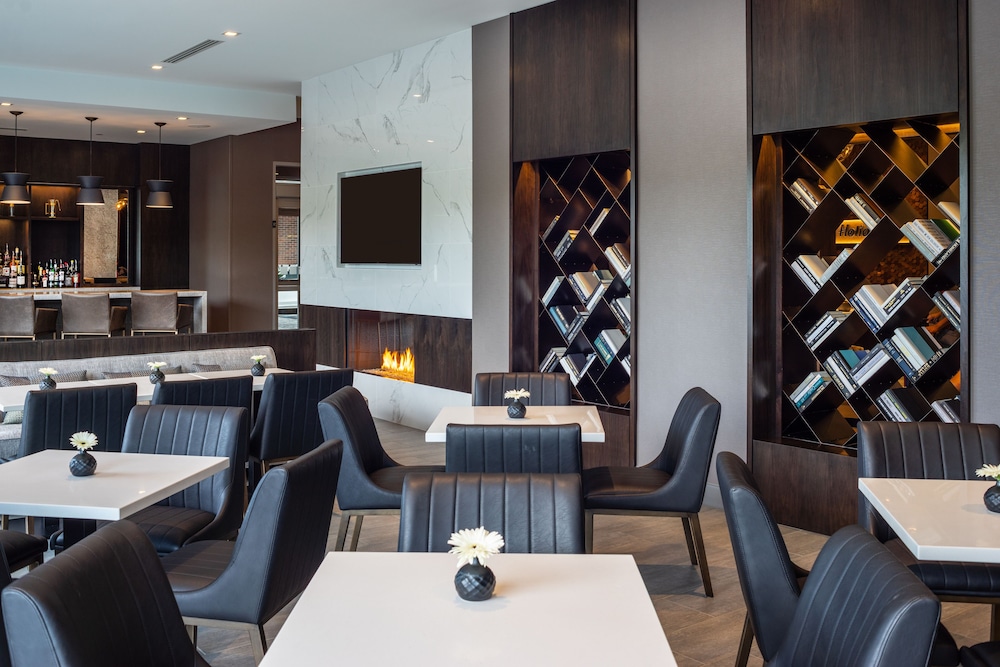 holiday inn boston logan airport chelsea by ihg