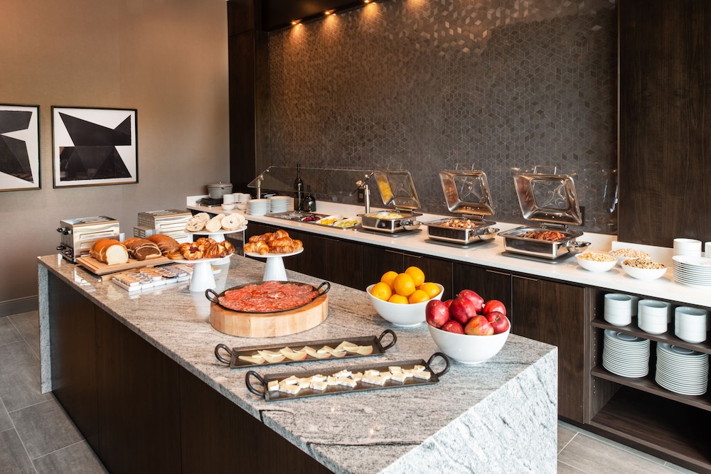 holiday inn boston logan airport chelsea by ihg