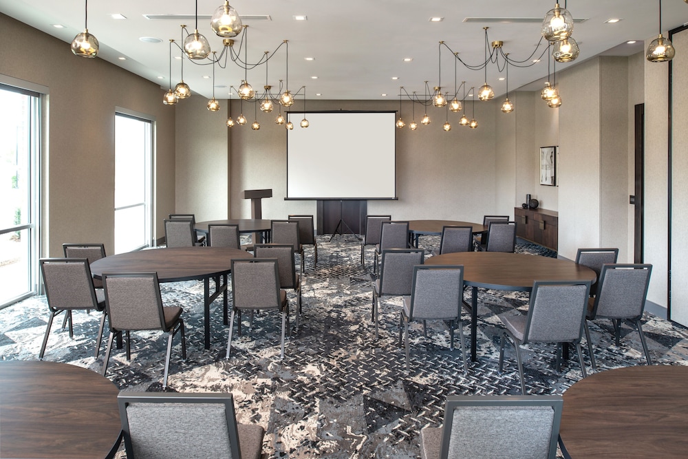 holiday inn boston logan airport chelsea by ihg