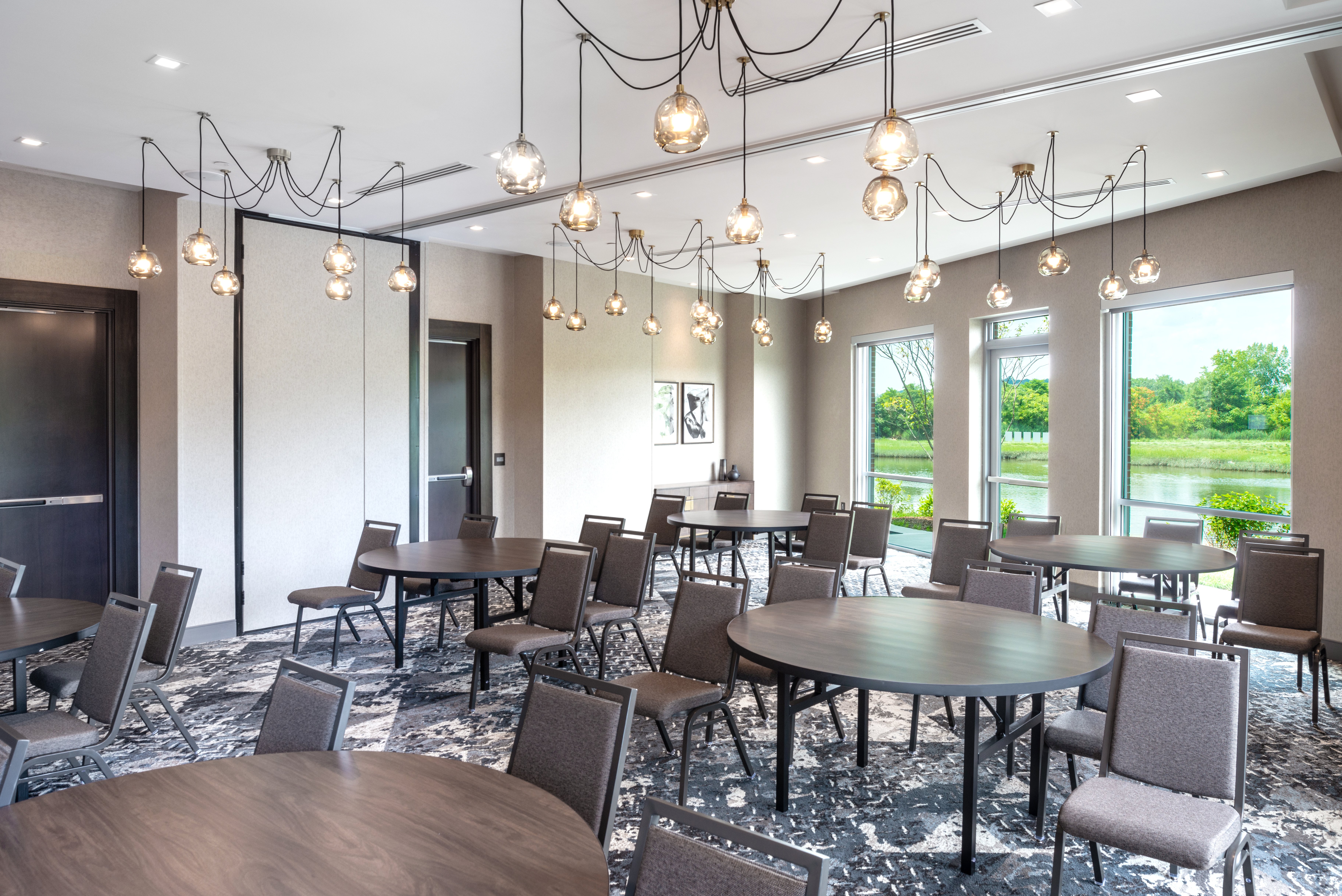 holiday inn boston logan airport chelsea by ihg