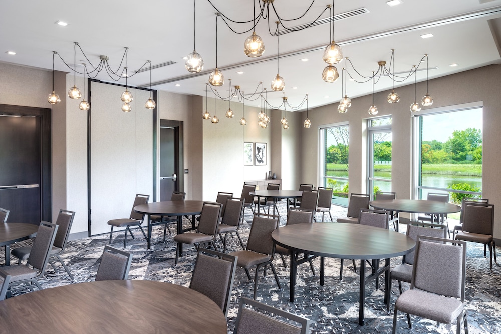 holiday inn boston logan airport chelsea by ihg