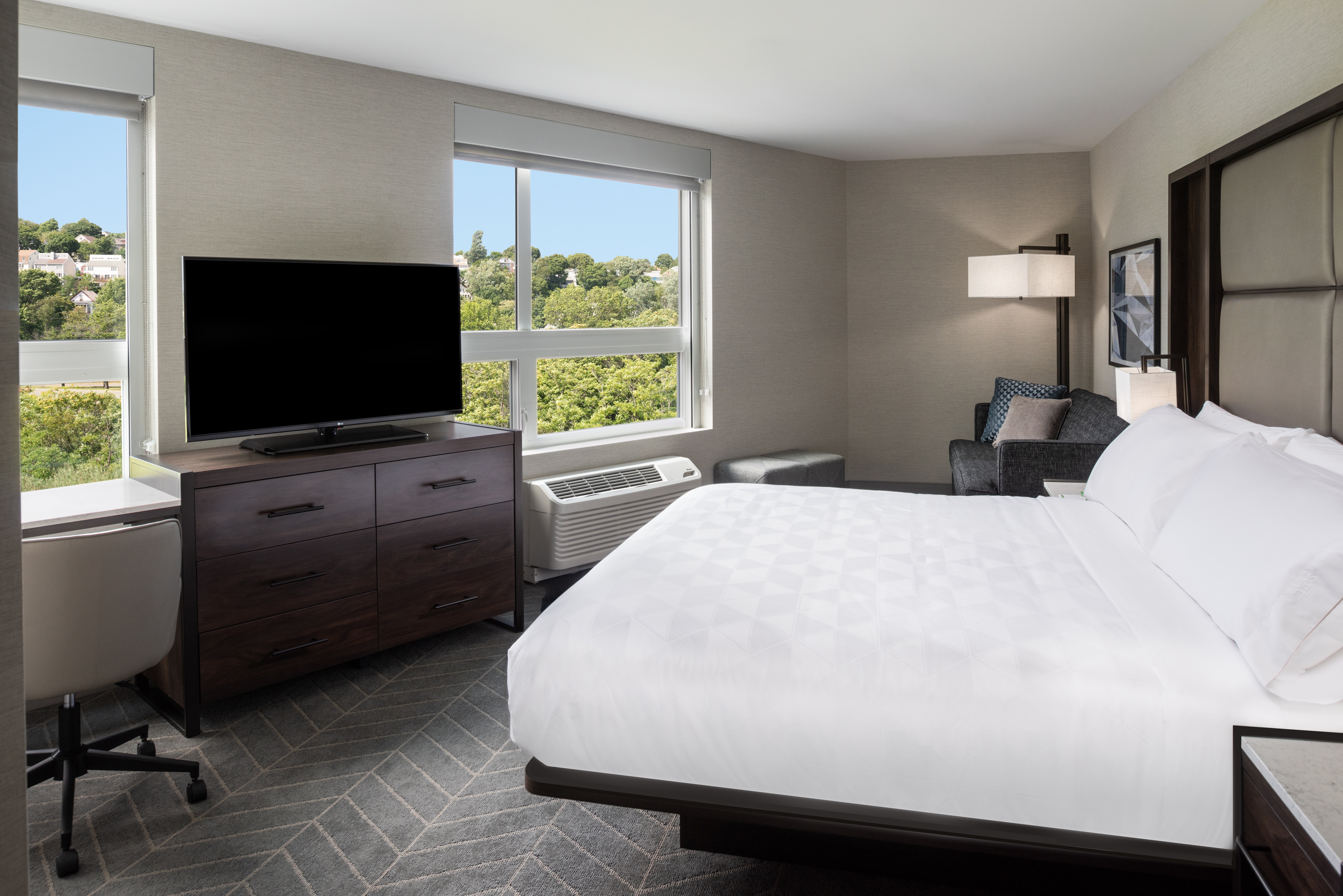 holiday inn boston logan airport chelsea by ihg