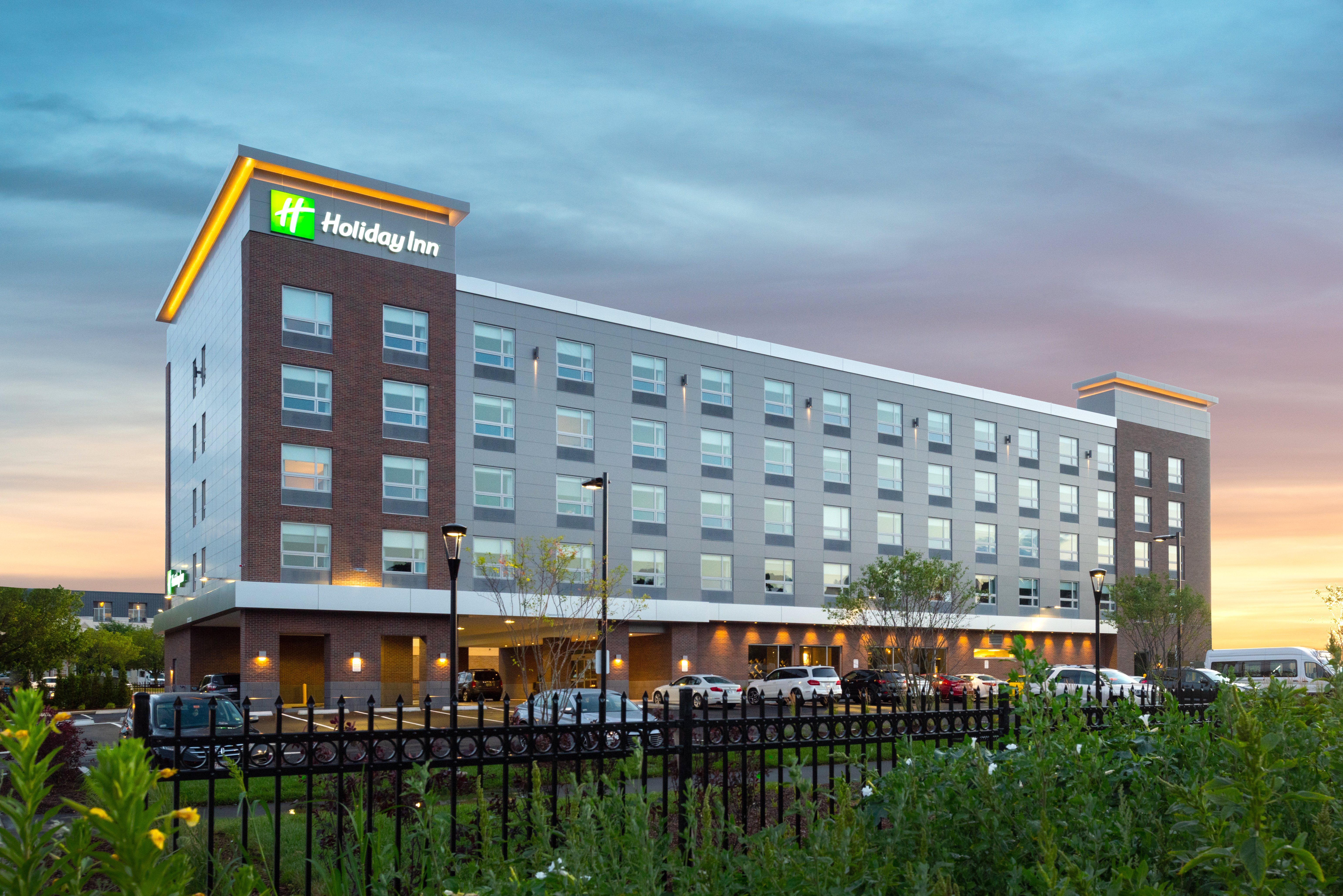 holiday inn boston logan airport chelsea by ihg