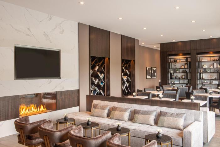 holiday inn boston logan airport chelsea by ihg