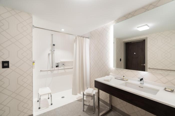 holiday inn boston logan airport chelsea by ihg