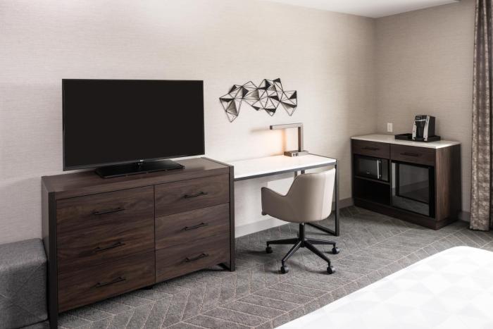 holiday inn boston logan airport chelsea by ihg