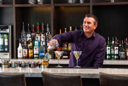 holiday inn boston logan airport chelsea by ihg