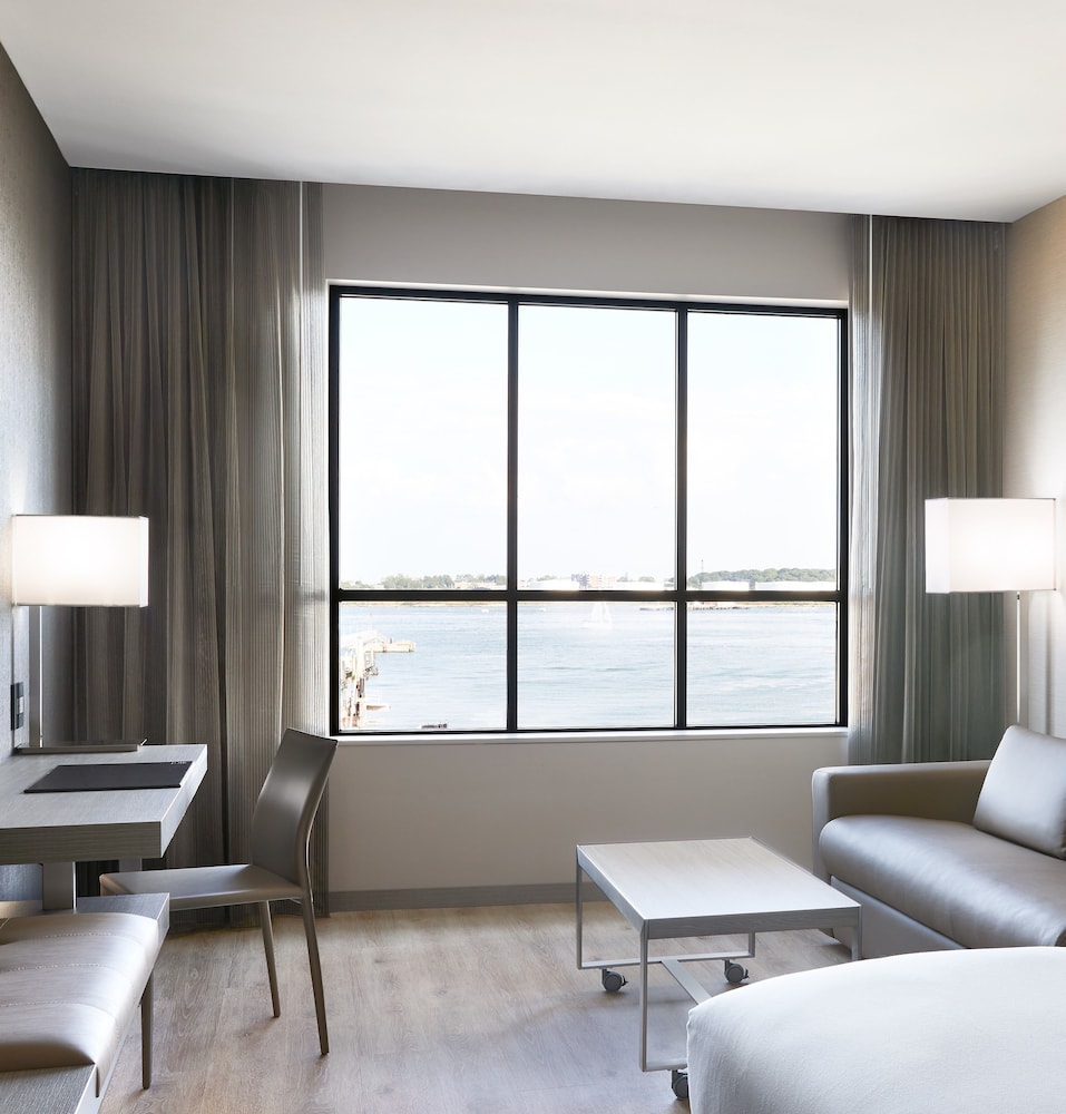 ac hotel portland downtown waterfront me