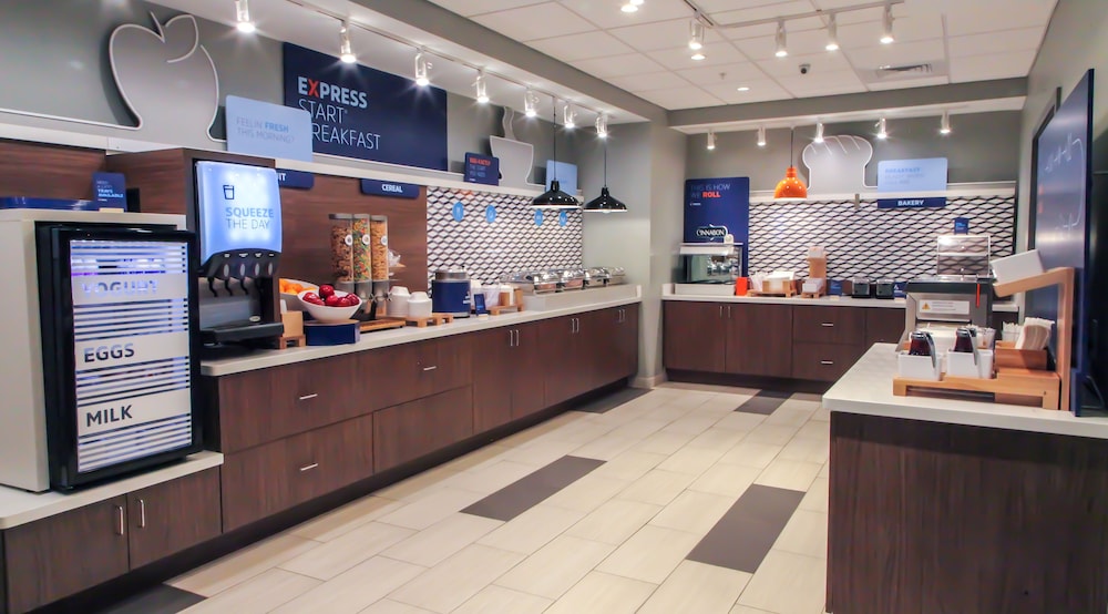 holiday inn express and suites nashville north springfield