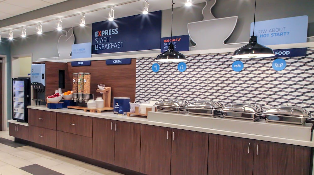 holiday inn express and suites nashville north springfield