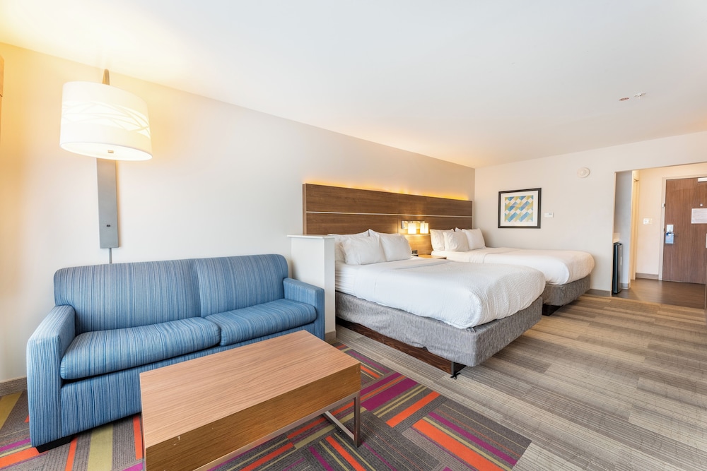 holiday inn express and suites nashville north springfield