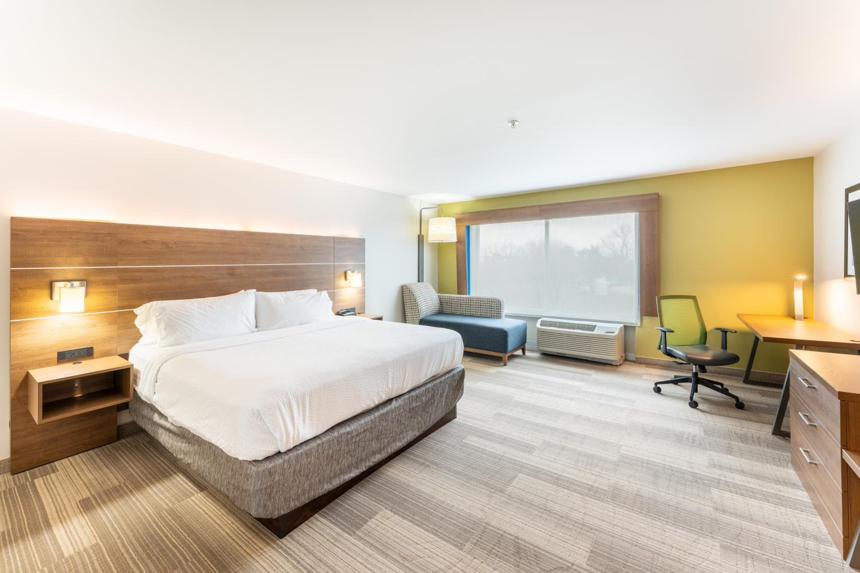 holiday inn express and suites nashville north springfield