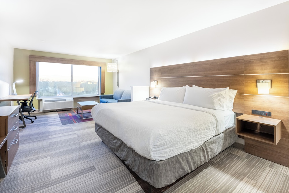 holiday inn express and suites nashville north springfield