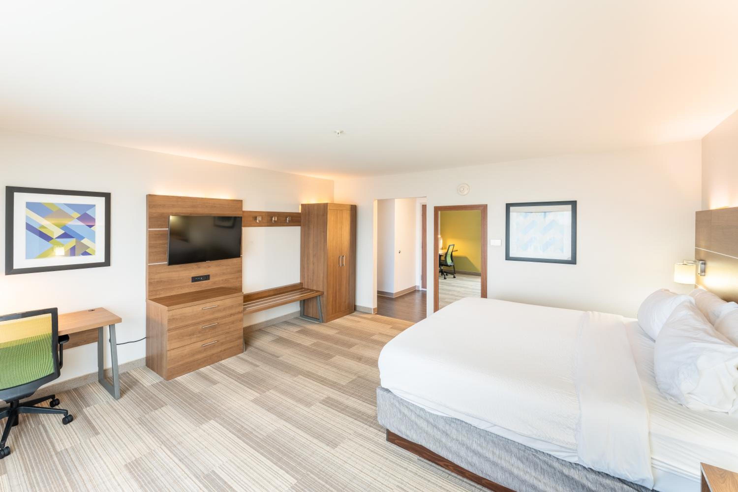 holiday inn express and suites nashville north springfield