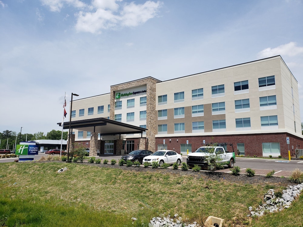 holiday inn express and suites nashville north springfield