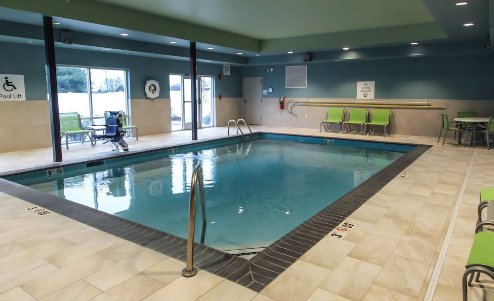 holiday inn express and suites nashville north springfield