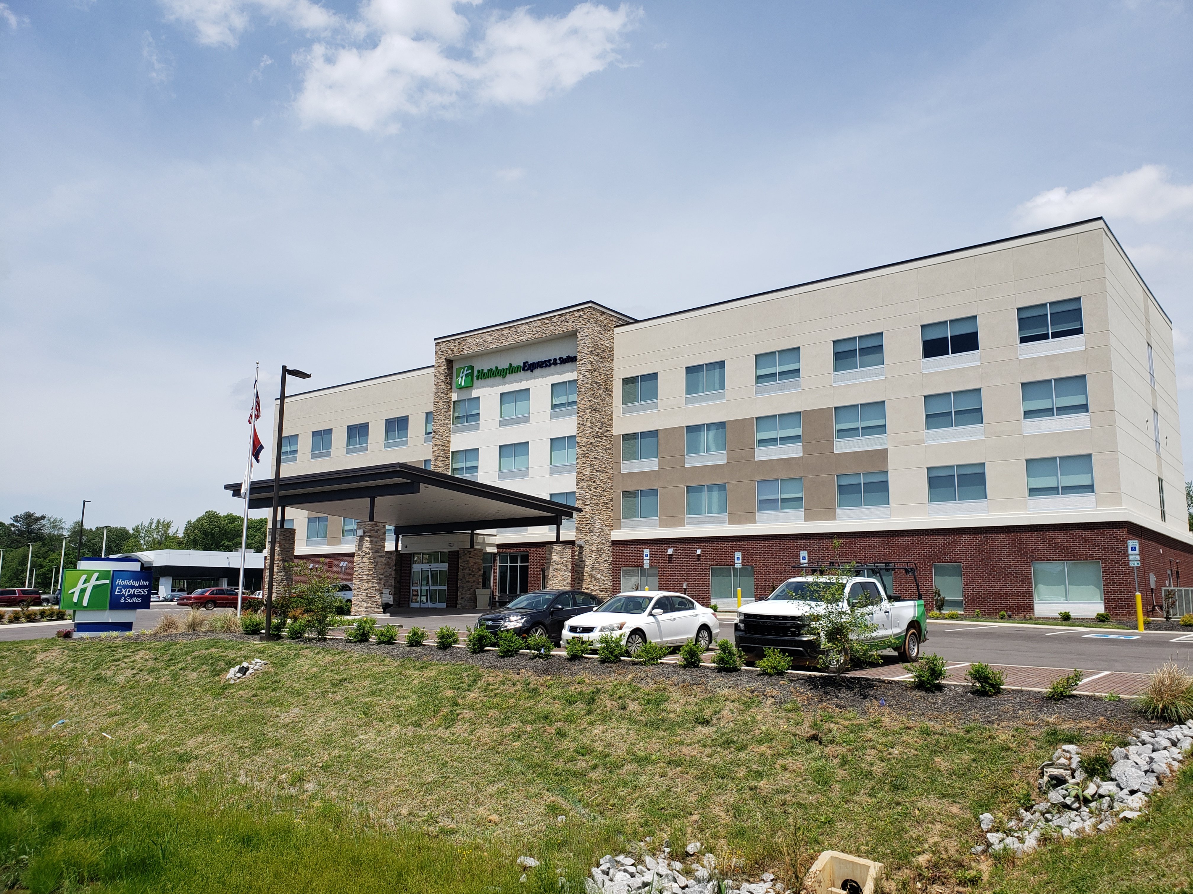 holiday inn express and suites nashville north springfield