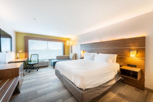 holiday inn express and suites nashville north springfield