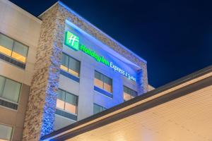 holiday inn express and suites nashville north springfield