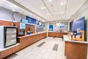holiday inn express and suites nashville north springfield