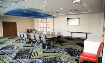 holiday inn express and suites nashville north springfield