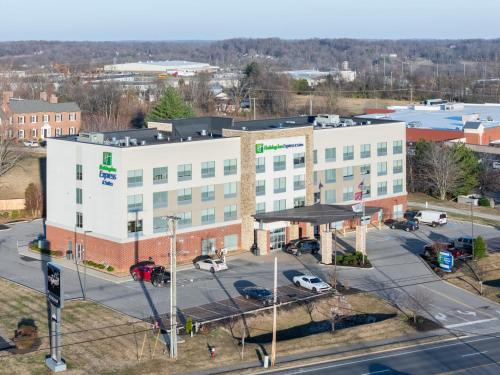 holiday inn express and suites nashville north springfield
