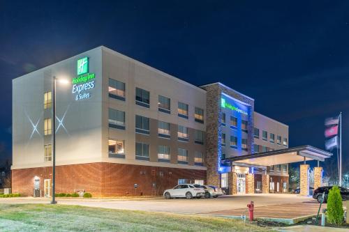 holiday inn express and suites nashville north springfield