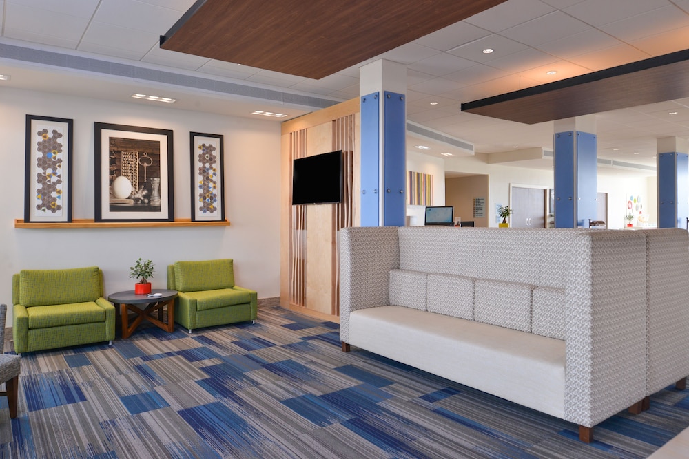 holiday inn express and suites alachua gainesville area