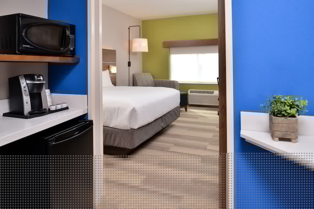 holiday inn express and suites alachua gainesville area
