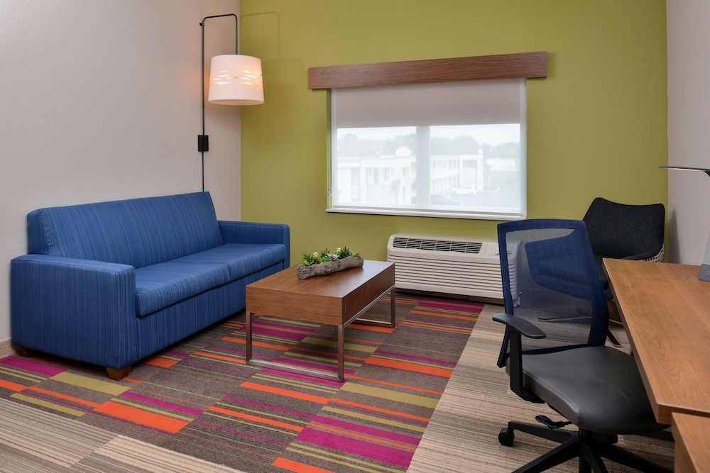holiday inn express and suites alachua gainesville area
